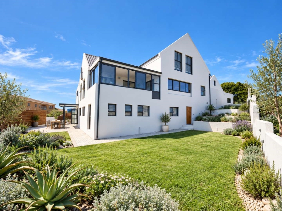 7 Bedroom Property for Sale in Myburgh Park Western Cape
